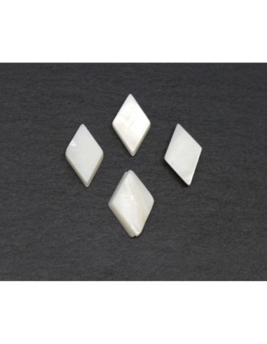 perle losange en nacre pour création de bijoux géométriques