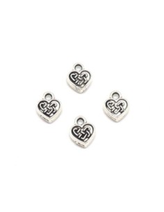 petite Breloque coeur en métal argenté gravé style ethnique, celtique 2