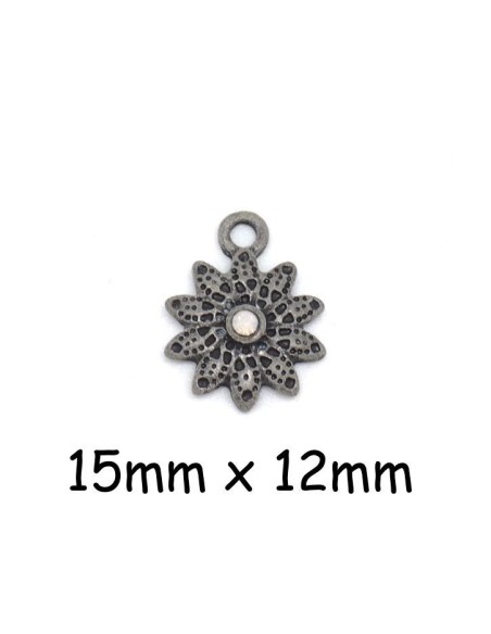 Charm fleur argenté gris foncé en métal avec strass blanc pastel