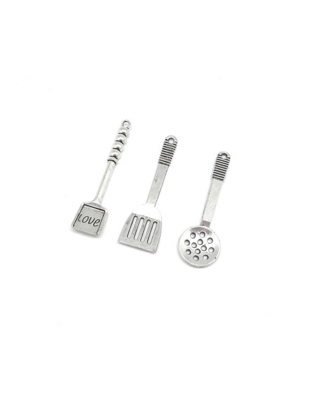 Breloque ustensile de cuisine argenté thème cuisine