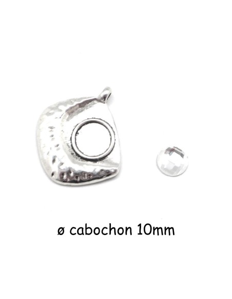 Pendentif en métal argenté martelé avec cabochon strass à coller