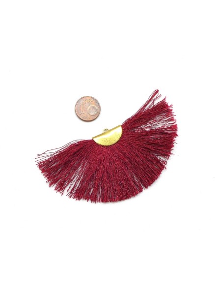 Pompon demi-lune rouge bordeaux brillant satiné 9cm Pompon demi-lune rouge bordeaux brillant satiné 9cm