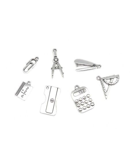 Breloque en métal argenté sur le thème de l'école, calculatrice, équerre, taille crayon