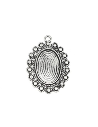 Pendentif argenté en métal travaillé pour cabochon ovale de 20mm x 30mm