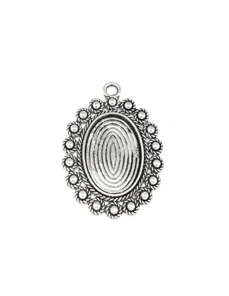 Pendentif argenté en métal travaillé pour cabochon ovale de 20mm x 30mm