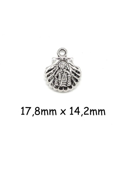 Breloque coquillage Saint Jacques de Compostelle en métal argenté travaillé