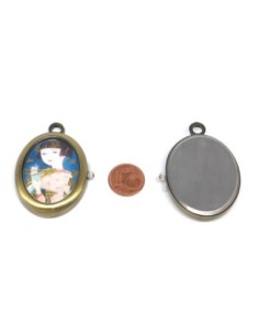 Pendentif montre Geisha Japonaise en métal de couleur bronze style rétro 2