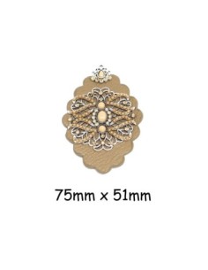 Pendentif losange fleur baroque en simili cuir marron vert et métal argenté orné de cabochons et strass beige