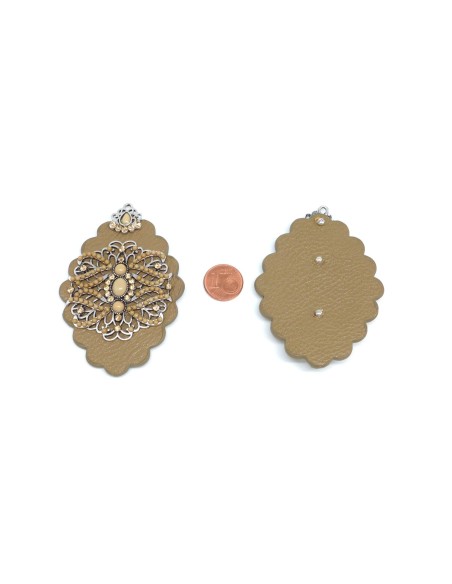 Pendentif fleur vintage en simili cuir marron vert et métal argenté orné de cabochons et strass beige