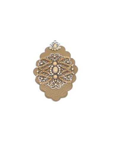 Pendentif baroque en simili cuir marron vert et métal argenté orné de cabochons et strass beige