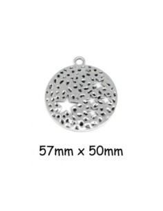 Pendentif étoile évidé en métal argenté martelé