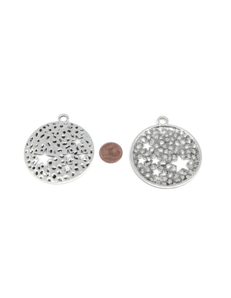 Pendentif rond étoile évidé en métal argenté martelé