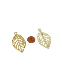 Pendentif feuille en métal doré ajouré 2