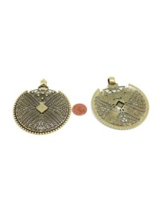 Grand Pendentif style ethnique en métal travaillé filigrane, doré pâle 2