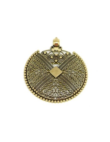 Gros Pendentif ethnique en métal travaillé filigrane, doré pâle