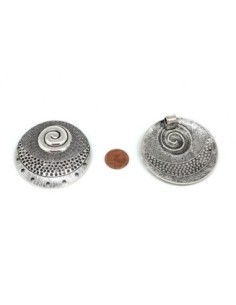 Pendentif connecteur argenté style ethnique en métal travaillé 2