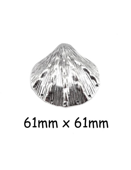 Pendentif connecteur argenté coquille Saint Jacques en métal travaillé