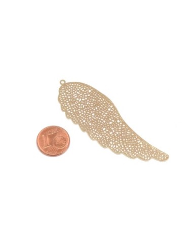 Grand pendentif aile d'ange doré évidé très fine et légère en métal 69mm filigrane
