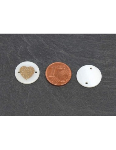 Perle intercalaire sequin nacre avec coeur filigrane doré 15mm pour création de bracelet