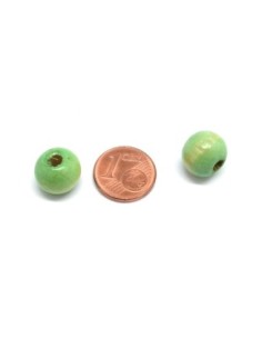Perle ronde en bois peinte 12mm de couleur vert pâle 2