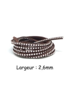 Lacet daim synthétique marron foncé avec strass argenté - aspect daim