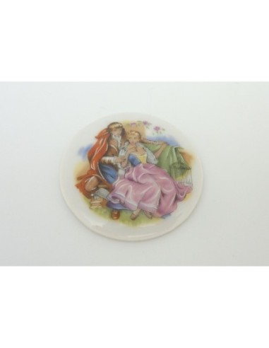 Cabochon rond blanc en porcelaine style vintage scène de romantisme