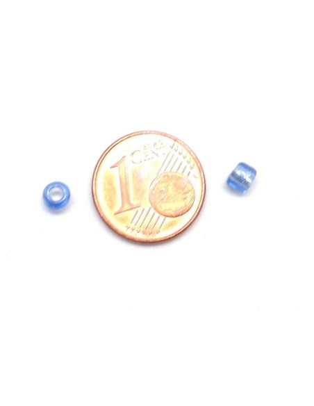 Grosse perle de rocaille bleu bleuet interieur argenté