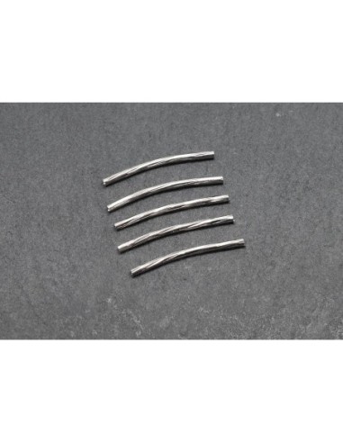 Fine perle tube incurvé en métal argenté travaillé pour création bracelet d'amitié