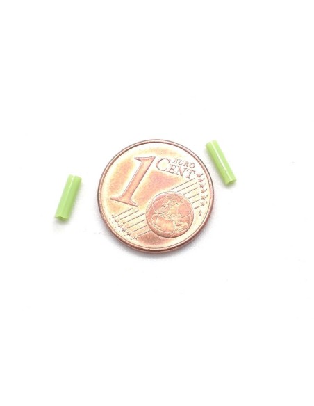 Petite perle tube de rocaille vert anis