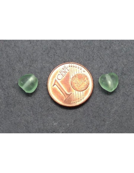 Perle verre en coeur vert clair givré