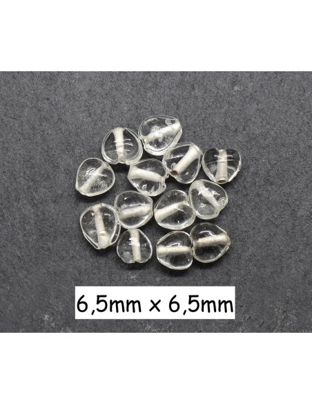 Perle forme coeur en verre transparent intérieur blanc