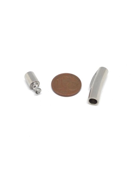 Fermoir clip en acier inoxydable argenté pour cordon cuir de 4mm Fermoir clip en acier inoxydable argenté pour cordon cuir de 4mm