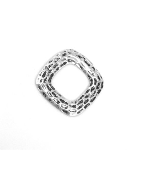 Pendentif carré en métal argenté martelé