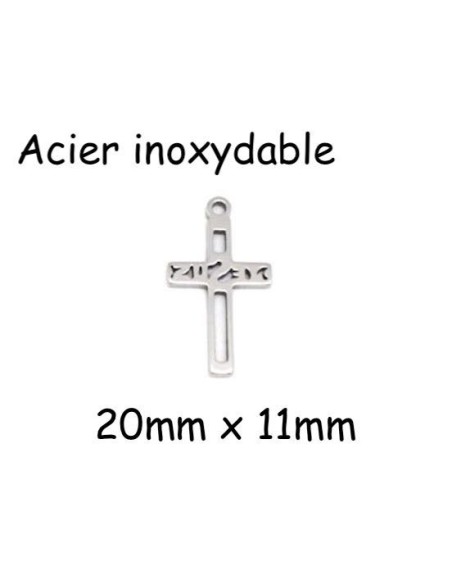Pendentif croix fine argenté en acier inoxydable travaillé Pendentif croix fine argenté en acier inoxydable travaillé