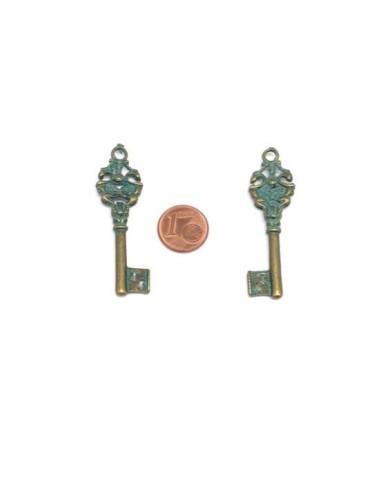 Pendentif clé vert bronze en métal patiné style baroque