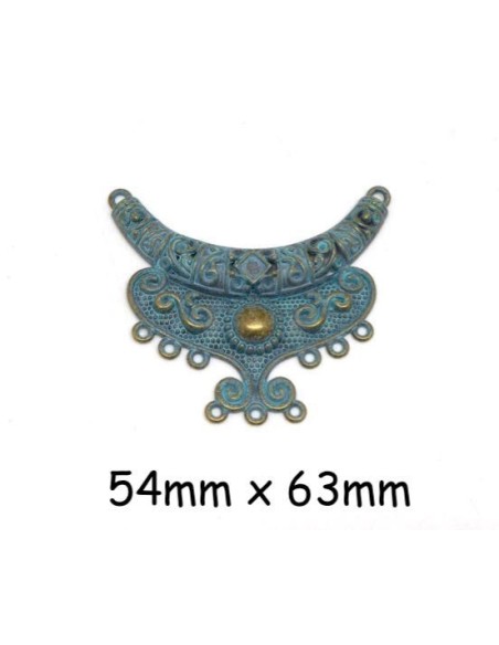 Pendentif plastron vert de gris en métal patiné style vintage