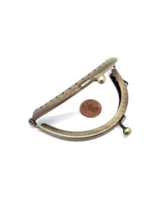 Fermoir porte monnaie en métal bronze travaillé avec attache sur le côté 8cm 2