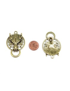 Pendentif tête de loup doré en métal travaillé 2