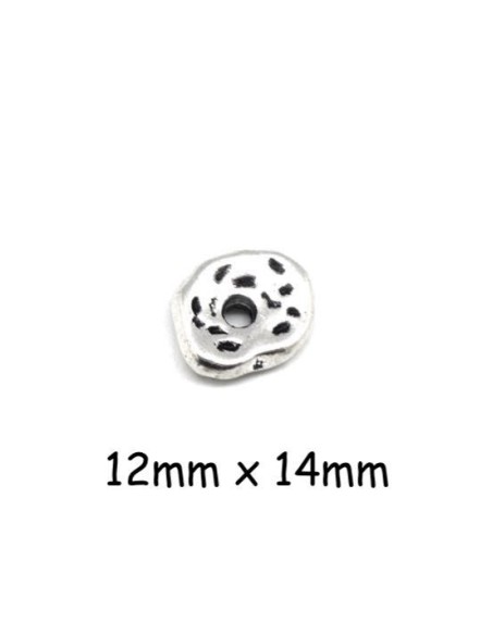 Perle donut galet argenté en métal martelé