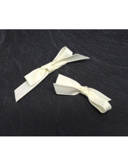 Petit noeud couleur ivoire satiné