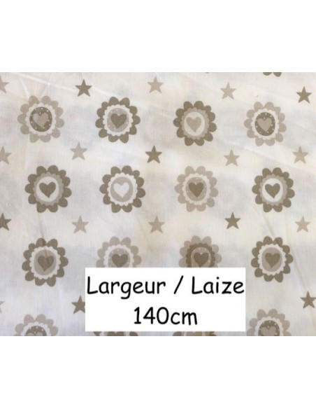 Tissu coton coeur beige sur fond écru, motif étoiles, coeur, fleur en 140 de laize