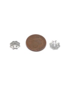 Calottes argenté en métal acier inoxydable fleur ajourée filigranne 8mm 2