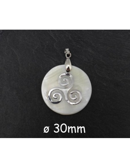 Pendentif nacré motif Triskel argenté 