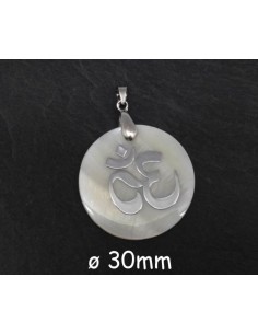 Pendentif symbole "Om" de l'absolu en nacre et métal argenté - porte bonheur