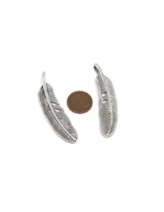Pendentif plume argenté en métal ajouré 5cm 2