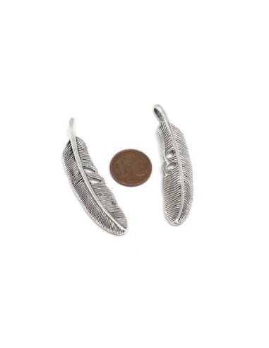 Grande breloque plume argenté en métal ajouré 5cm