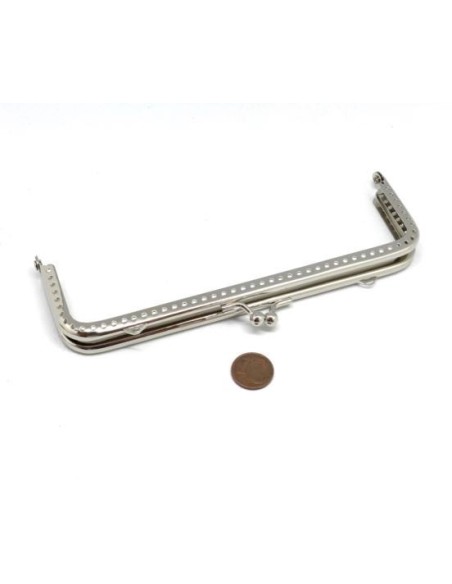Fermoir porte monnaie en métal argenté lisse 15cm avec attache sur le dessus clic clac, clasp