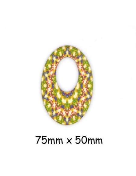 Pendentif ovale en bois style ethnique vert, bleu, rouge et beige
