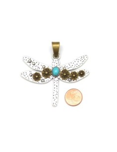 Grand pendentif en métal argenté libellule avec fleurs bronze et pierre bleu turquoise 2