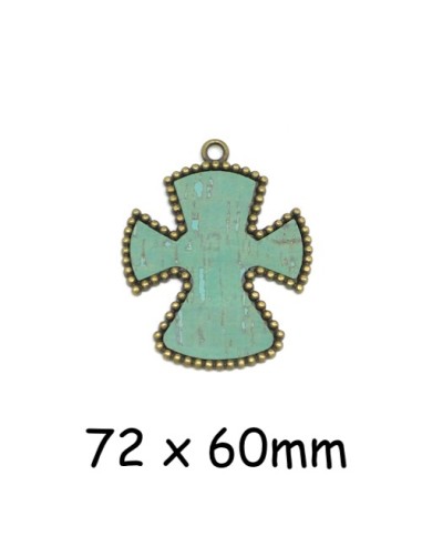 Pendentif croix en métal de couleur bronze avec liège incrusté vert